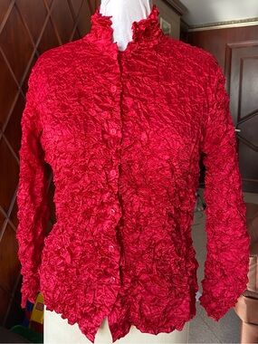 Simon Chang Designer Crinkle button blouse - like new